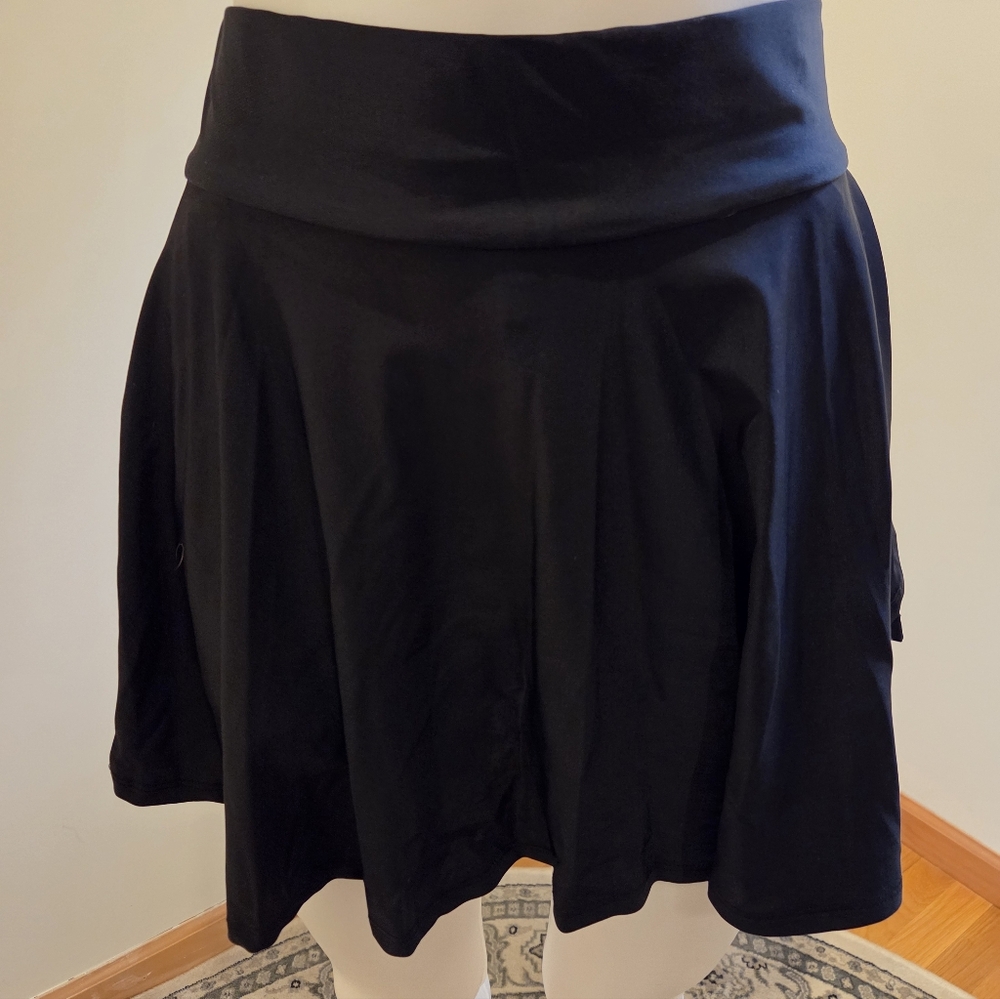 SHEIN Black skort